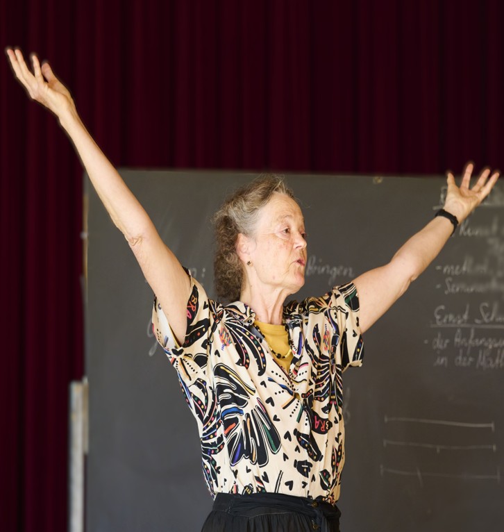 Portrait von Claudia Zaeslin, DozentIn der Akademie für anthroposophische Pädagogik