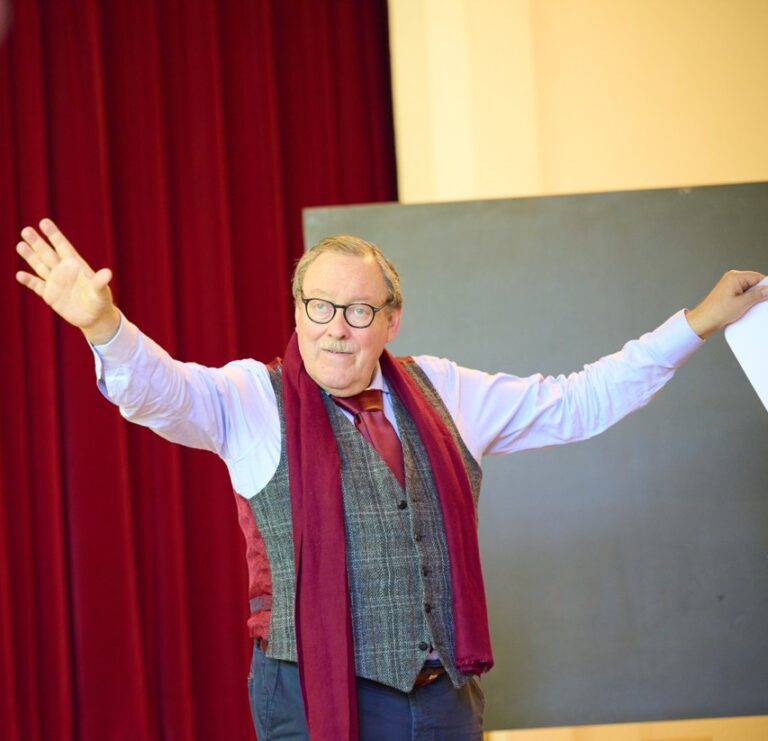 Portrait von Marcus Schneider, DozentIn der Akademie für anthroposophische Pädagogik
